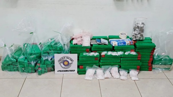 Tr�s homens s�o presos em flagrante com mais de 150kg de maconha e coca�na em Regente Feij�