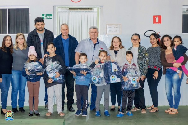 Prefeitura de Sagres entregou Kit Escolar para nos alunos do Ensino Infantil e Fundamental