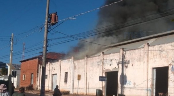 Incndio destri barraco no centro de Herculndia