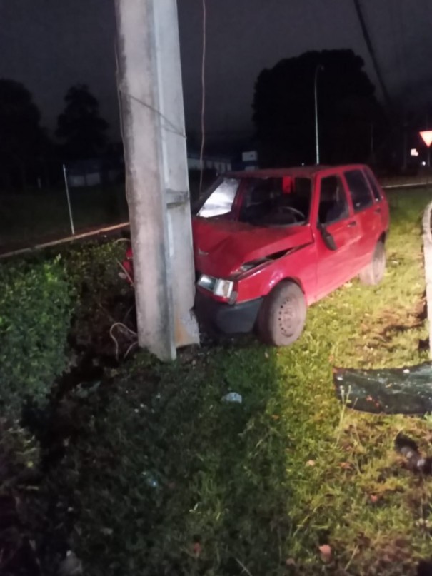 Mais de 4 mil clientes so prejudicados pela falta de energia causada por acidentes de trnsito com postes  