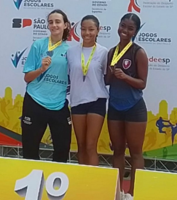 Atleta de Osvaldo Cruz, Laura Fernanda  Campe no Paulista Escolar