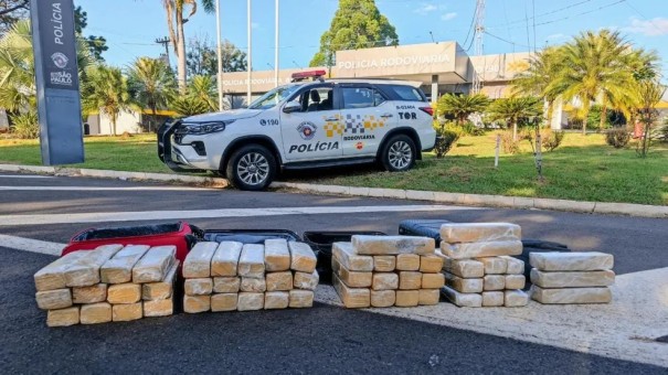 Maconha escondida em malas � apreendida na rodovia Marechal Rondon; passageiros de �nibus foram presos