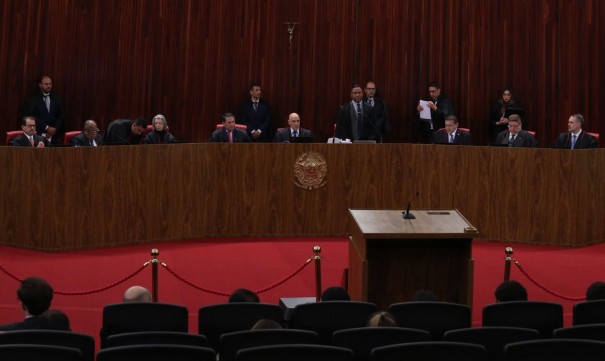TSE retoma julgamento que pode levar  inelegibilidade de Bolsonaro