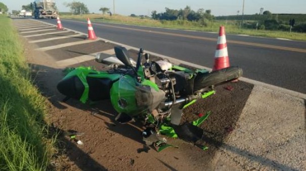 Motociclista tem ferimentos graves pr�ximo � Venda Branca na SP-294