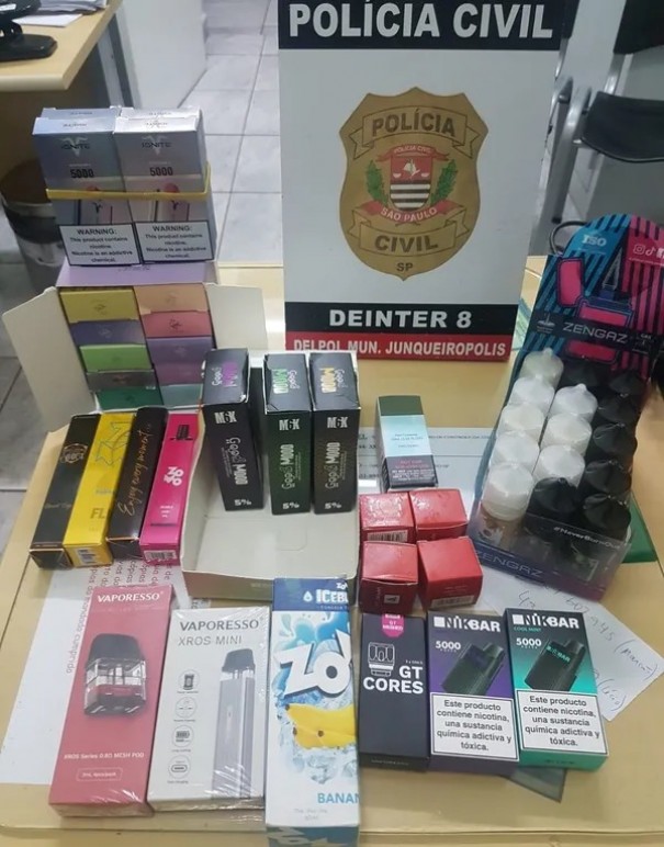 Operao apreende 53 dispositivos de cigarros eletrnicos em estabelecimento comercial em Junqueirpolis