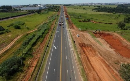 Obras de duplicação da Rodovia Comandante João Ribeiro de Barros alteram acesso a distrito de Marília