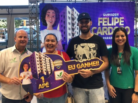Jovem de Rinópolis, cliente da Hiper Cocipa, ganha apartamento de R$ 200 mil em promoção da Apas 