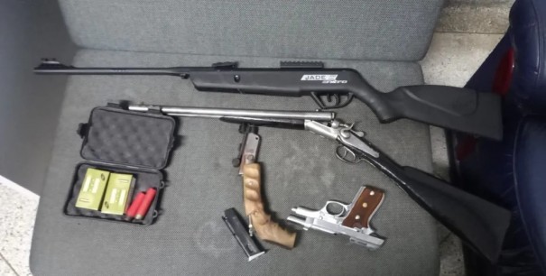 Homem tenta vender armas de fogo pr�ximo a hospital psiqui�trico e acaba preso, em Presidente Prudente