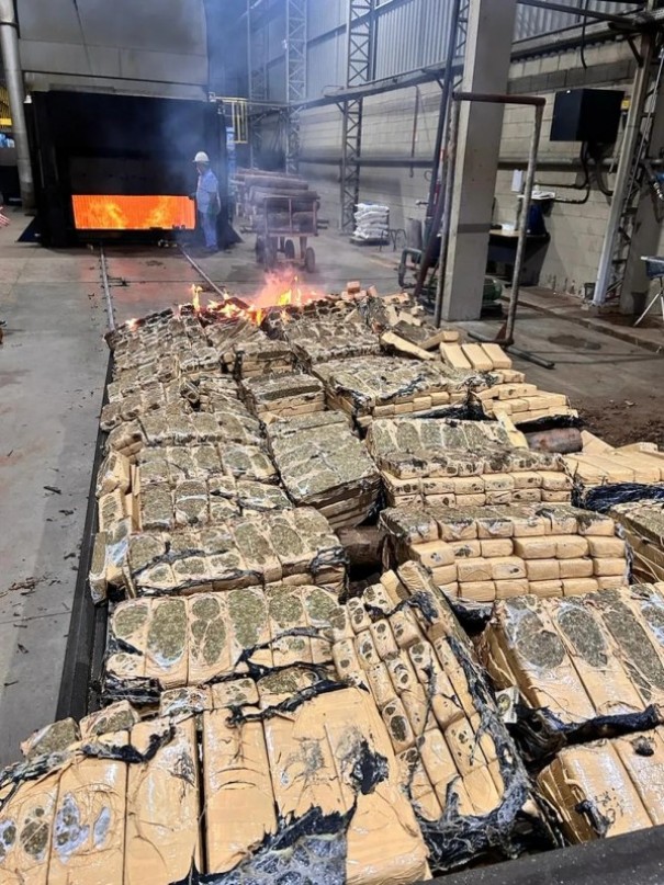 Polcia Federal incinera 3 toneladas de maconha e cocana em Marlia