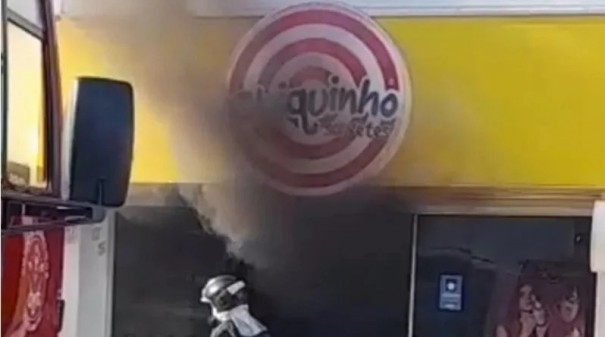 Inc�ndio nesta quinta-feira em com�rcio do centro de Adamantina