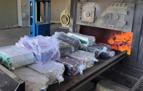 Mais de 500 quilos de drogas s�o incinerados pela Pol�cia Civil