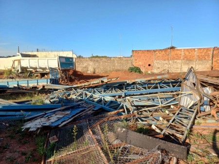 Ministério Público é acionado para apurar o destino da arquibancada do Estádio Municipal de OC