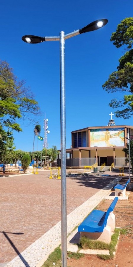 Prefeitura de Salmourão segue com os serviços de reforma e paisagismo da praça da bandeira 