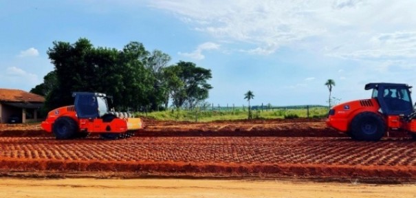 Iniciada terraplanagem para pavimenta��o da estrada Mari�polis/Distrito de Iubatinga (Caiabu)