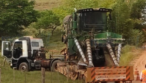 Motorista morre ap�s ser atropelado pelo caminh�o que dirigia em estrada rural de Hercul�ndia