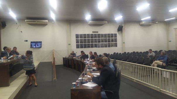 Vereadores de OC discutem e aprovam projetos do Executivo para reformas e projeto do legislativo que torna de utilidade p�blica o Artplic 