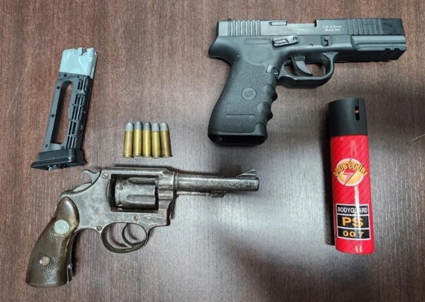 Ex-PM que planejava �cumprimentar� policiais durante patrulhamento � preso por porte ilegal de arma de fogo, em Presidente Prudente