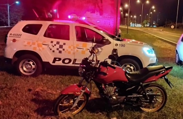 Homem � preso por dirigir motocicleta embriagado, na Rodovia Arlindo B�ttio, em Rosana