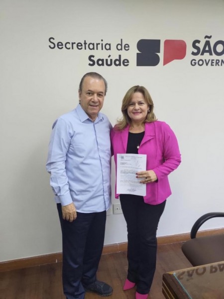 Prefeitura de Salmourão conquista mais três veículos para a saúde 
