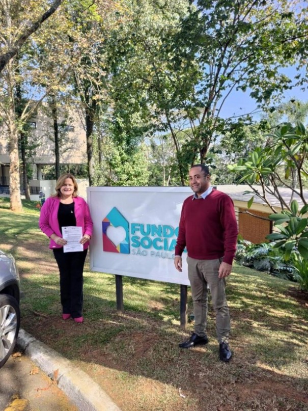 Prefeita de Salmour�o vai at� o Fundo Social do Estado e agiliza pedidos priorit�rios da �rea social 