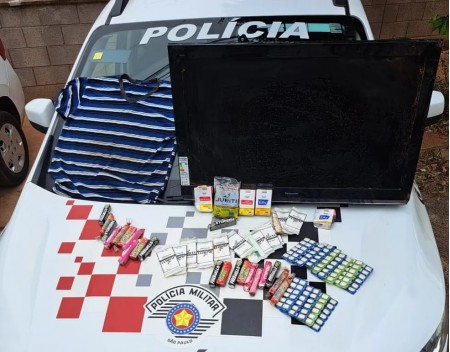 Homem furta televisão e outros objetos de lanchonete, mas acaba preso após ser identificado por câmeras de monitoramento, em Panorama