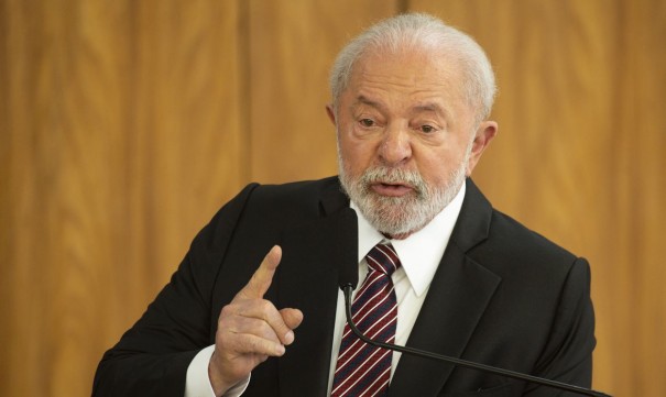 Lula se rene com presidentes sul-americanos em Braslia