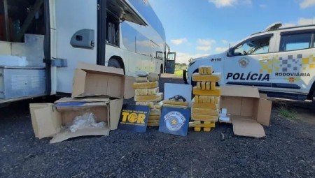 Fiscalização encontra 100 tabletes de drogas e um revólver em bagagem de passageiro de ônibus em Dracena
