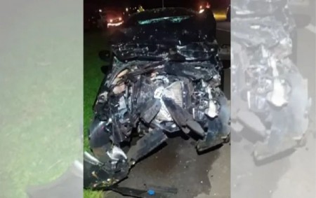 Batida entre carro e caminhonete deixa três feridos em rodovia de Dois Córregos; motorista de um dos veículos fugiu