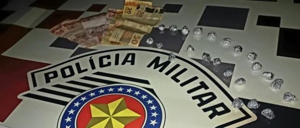 Homem � preso por tr�fico de droga com 23 por��es de crack, em Adamantina