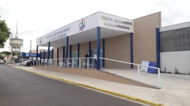 Jovem cobra d�vida de trabalho e morre esfaqueado em Martin�polis