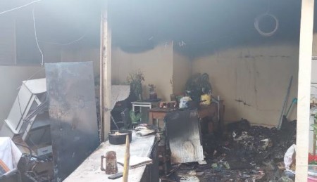 Justiça mantém prisão de suspeita de atear fogo em casa e matar irmão cadeirante, em Martinópolis