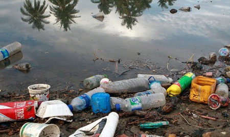 Brasil gerou 64 quilos de resíduos plásticos por pessoa em 2022