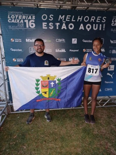 Laura Fernanda conquista o tÃ­tulo de vice-campeÃ£ brasileira Sub-16 na prova do Salto Triplo