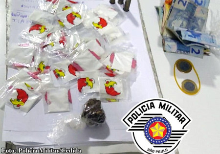 PolÃ­cia Militar prende individuo com drogas e muniÃ§Ãµes em RinÃ³polis