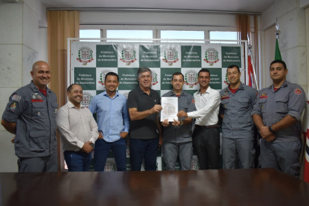 Assinado contrato com a empresa responsÃ¡vel para execuÃ§Ã£o de melhorias no prÃ©dio do Corpo de Bombeiros de Adamantina