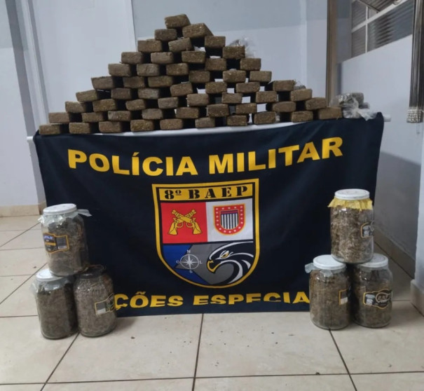 Com porções de maconha enterradas em matagal, duas mulheres são presas por tráfico de droga em Presidente Prudente