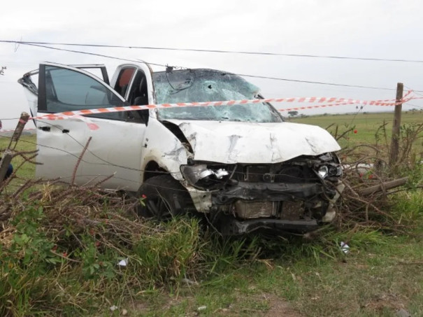 Capotamento de caminhonete deixa três pessoas feridas em estrada vicinal que faz a ligação entre Dracena e o distrito de Jaciporã