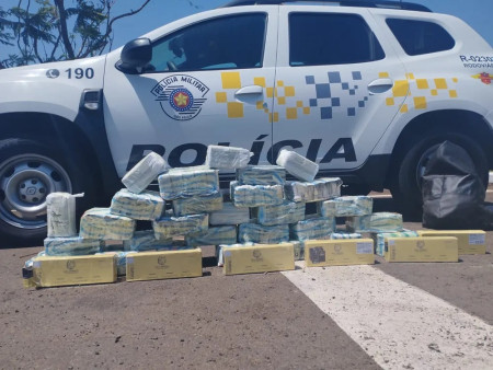 PolÃ­cia apreende grande quantidade de baterias de celular sem nota fiscal na Raposo Tavares em Assis