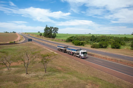 PedÃ¡gios da SP-333 passam a cobrar tarifa por todos os eixos, inclusive suspensos, de veÃ­culos carregados a partir desta segunda-feira