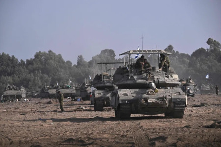 Tanques de Israel entram nas periferias de Gaza, e ExÃ©rcito intensifica ataques