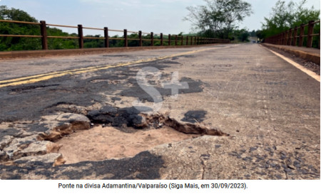 Perigo na ponte do Rio AguapeÃ­ na divisa Adamantina/ValparaÃ­so: buracos no pavimento pÃµem motoristas em alerta