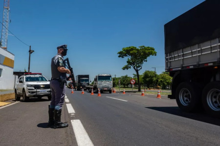 PolÃ­cia RodoviÃ¡ria reforÃ§a fiscalizaÃ§Ã£o em rodovias do Oeste Paulista durante OperaÃ§Ã£o 7 de Setembro