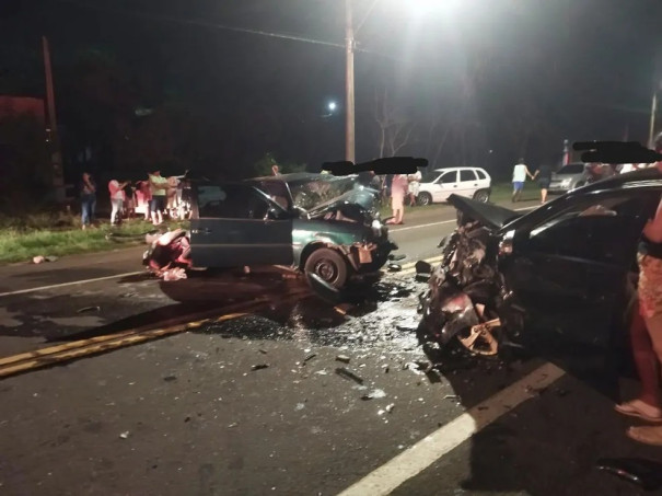 Motorista de 36 anos morre após colisão frontal entre dois carros em estrada vicinal em Pacaembu
