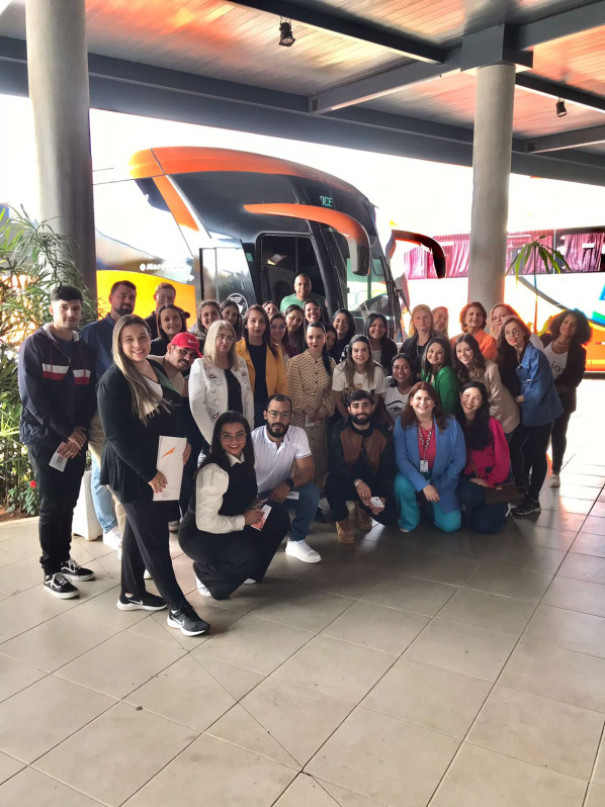 Profissionais da área da beleza de Osvaldo Cruz, Salmourão e Sagres estiveram em São Paulo em Feira do seguimento