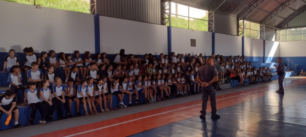 PM realiza palestras pela Semana Nacional do Trânsito em escolas de Osvaldo Cruz 