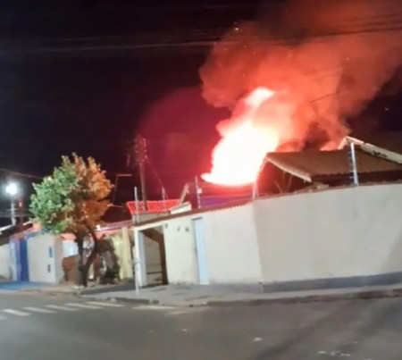 Homem Ã© preso suspeito de atear fogo em casa de idoso em ParaguaÃ§u Paulista