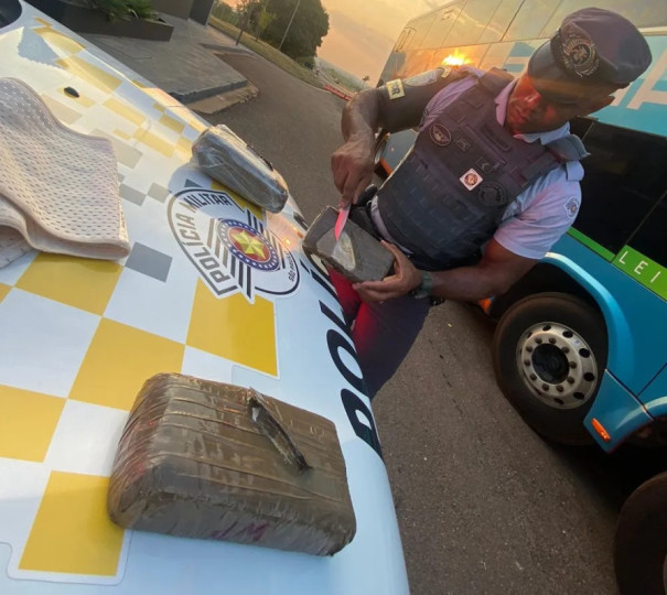 Passageira é presa com cocaína, skank e haxixe escondidos no corpo, em Presidente Venceslau