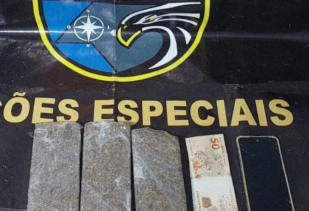 Homem tenta fugir ao ver viatura policial, mas acaba preso em flagrante com tabletes de maconha no Parque SÃ£o Matheus