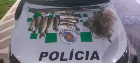 Trio Ã© multado por pescar em local proibido no Rio Laranja Doce, em Taciba