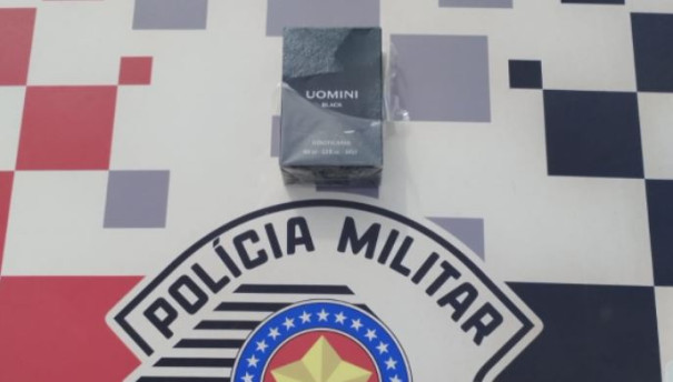 Após furtar perfume em farmácia, homem é preso instantes depois pela Polícia Militar em Adamantina
